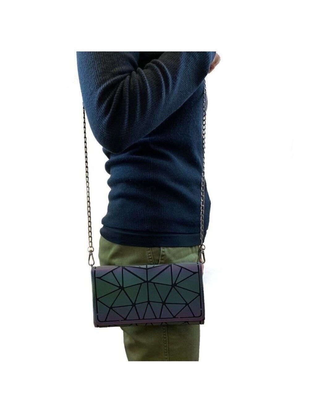 Holographic Triangle Envelope Purse with chain - Picture 4 of 5